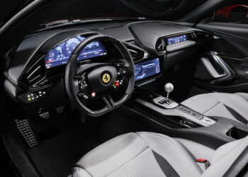 Ferrari 12Cilindri Manuale interior with gated shifter, clutch pedal and digital cockpit